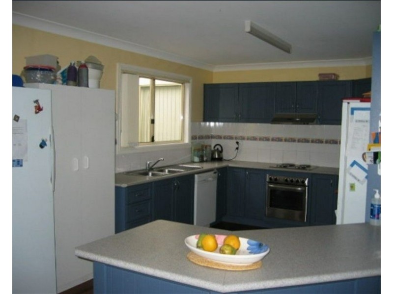 11 Park View Ave, Portland NSW 2847