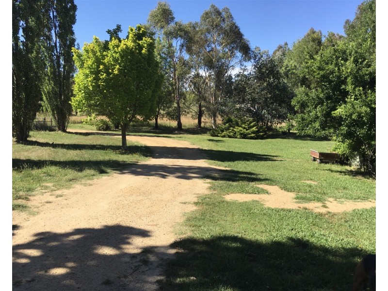 11 Park View Ave, Portland NSW 2847