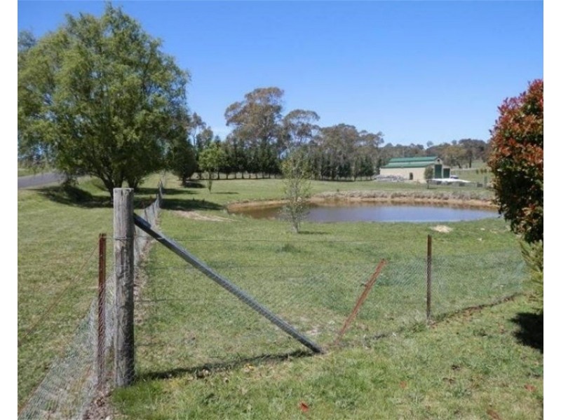 11 Park View Ave, Portland NSW 2847