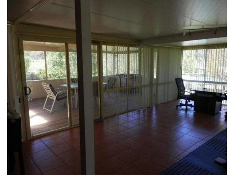 11 Park View Ave, Portland NSW 2847