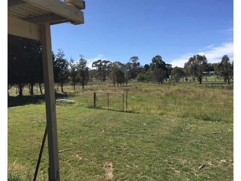 11 Park View Ave, Portland NSW 2847