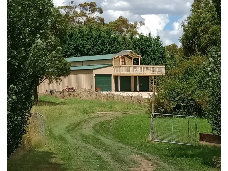 11 Park View Ave, Portland NSW 2847