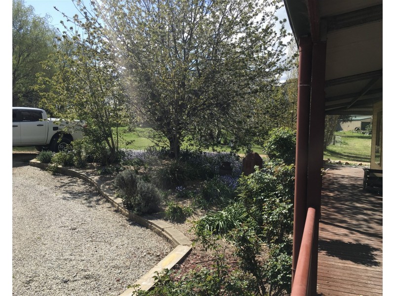 11 Park View Ave, Portland NSW 2847