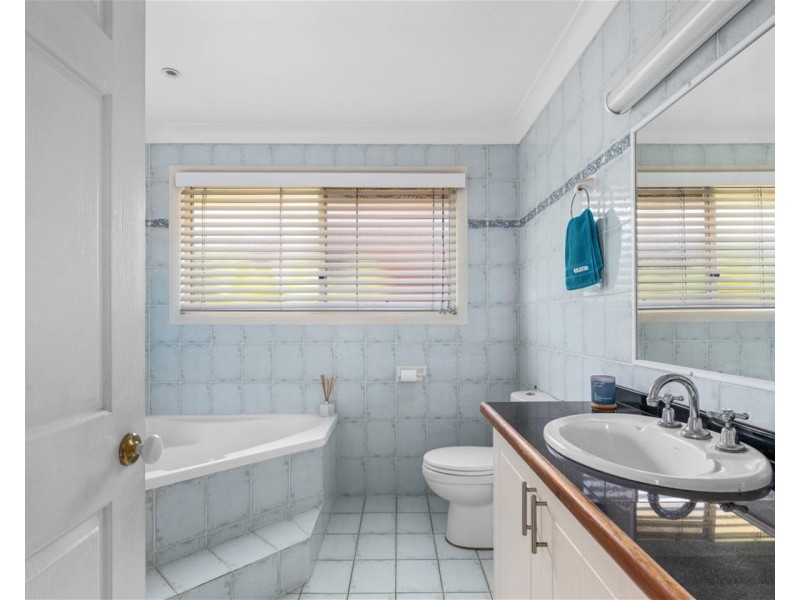 64 Oyster Point Road, Banora Point NSW 2486