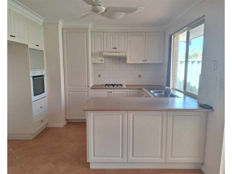 8/23 Shackleton Avenue, Hillarys WA 6025