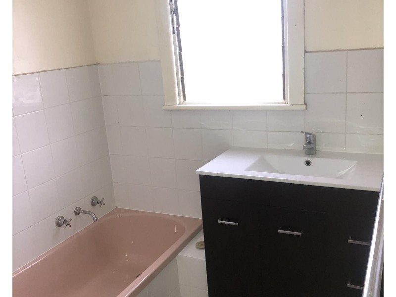 16 field st, Shepparton VIC 3630