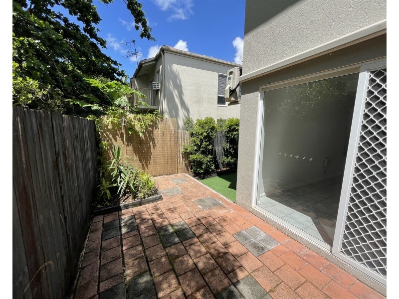 15/36 Springfield Crescent, Manoora QLD 4870