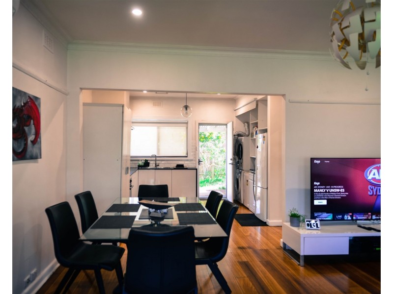 571 Pascoe Vale Rd, Oak Park VIC 3046
