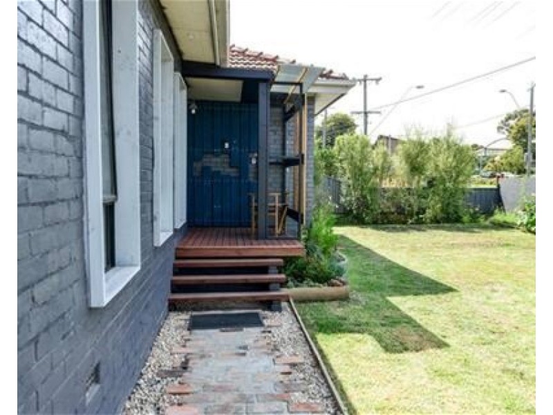 571 Pascoe Vale Rd, Oak Park VIC 3046