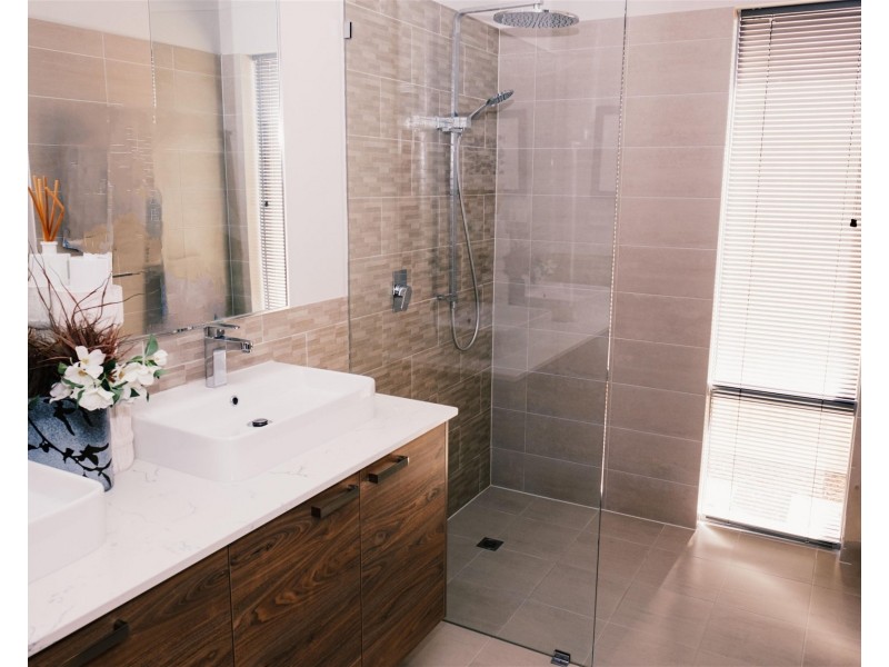 29 Crimson Boulevard, Forrestfield WA 6058