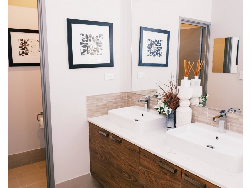 29 Crimson Boulevard, Forrestfield WA 6058