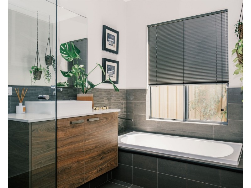 29 Crimson Boulevard, Forrestfield WA 6058