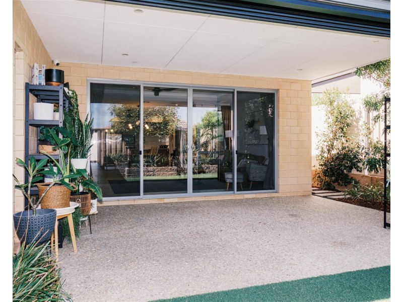 29 Crimson Boulevard, Forrestfield WA 6058