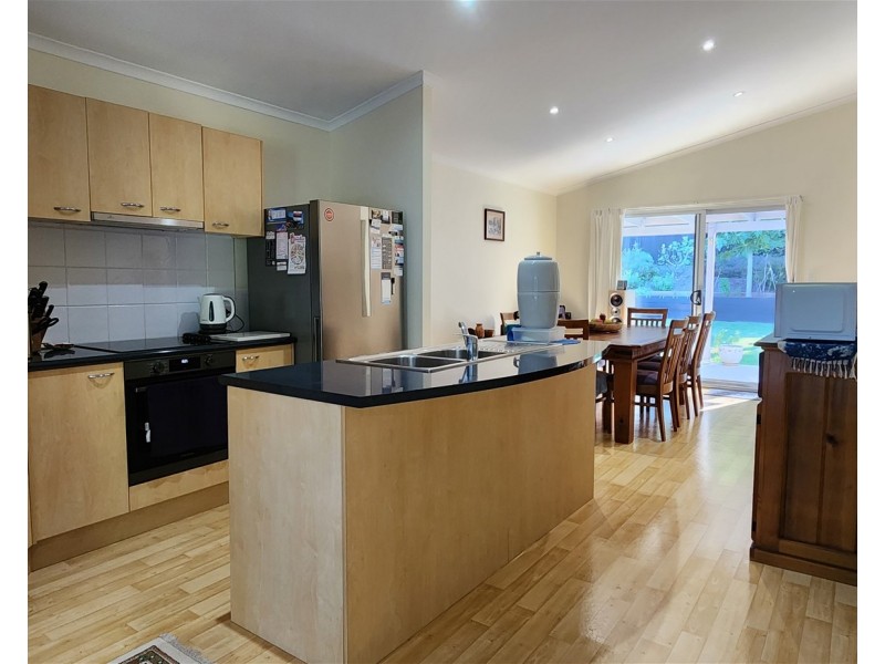 9 Greenhaven Close, Burnside QLD 4560