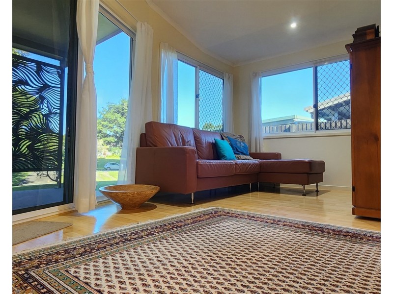 9 Greenhaven Close, Burnside QLD 4560