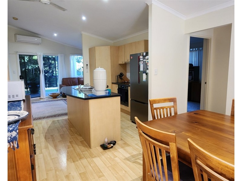 9 Greenhaven Close, Burnside QLD 4560