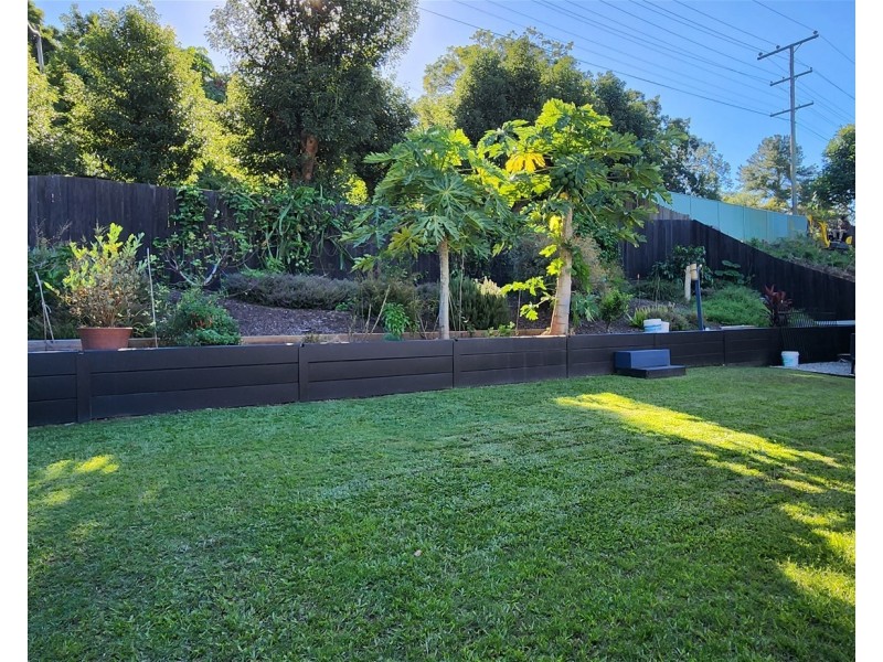 9 Greenhaven Close, Burnside QLD 4560