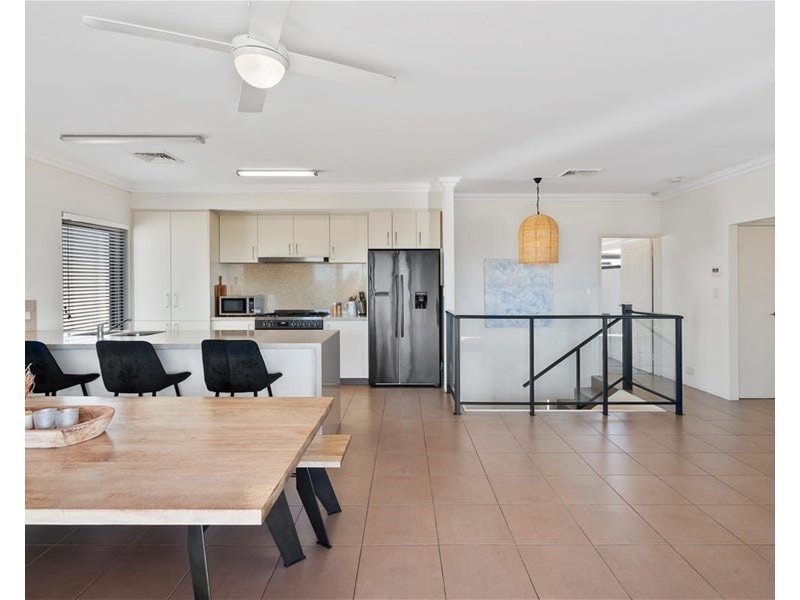 28 Endeavour Circle, Wannanup WA 6210