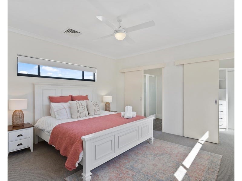 28 Endeavour Circle, Wannanup WA 6210