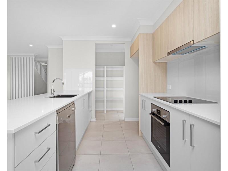 33 Rockfield Road, Doolandella QLD 4077