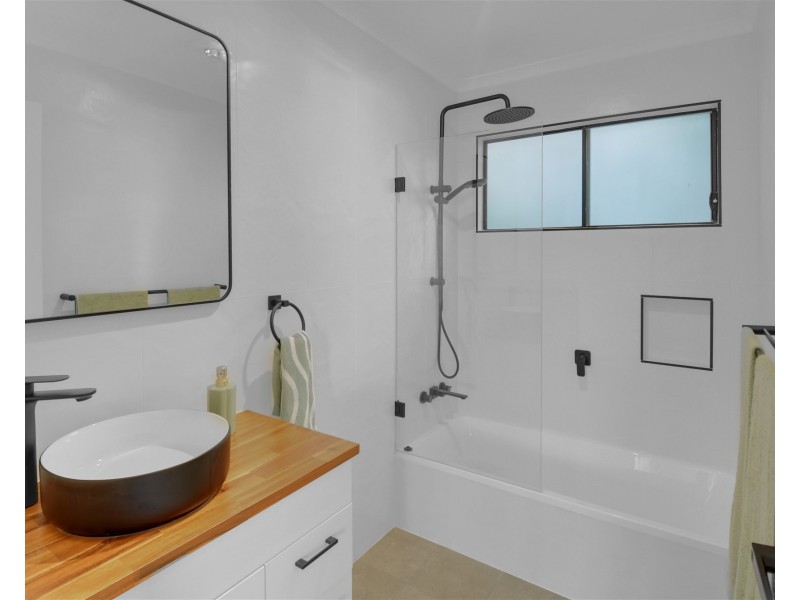 8 Mundara Court, Coes Creek QLD 4560