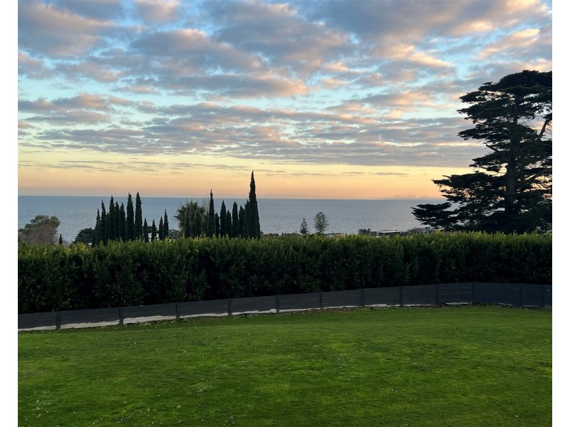 38 watts parade, Mount Eliza VIC 3930