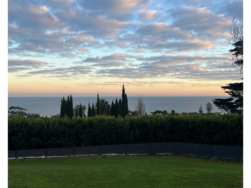 38 watts parade, Mount Eliza VIC 3930