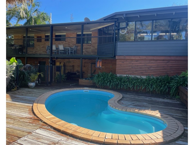 4 Pease Blossom Street, Coes Creek QLD 4560