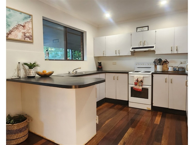 4 Pease Blossom Street, Coes Creek QLD 4560