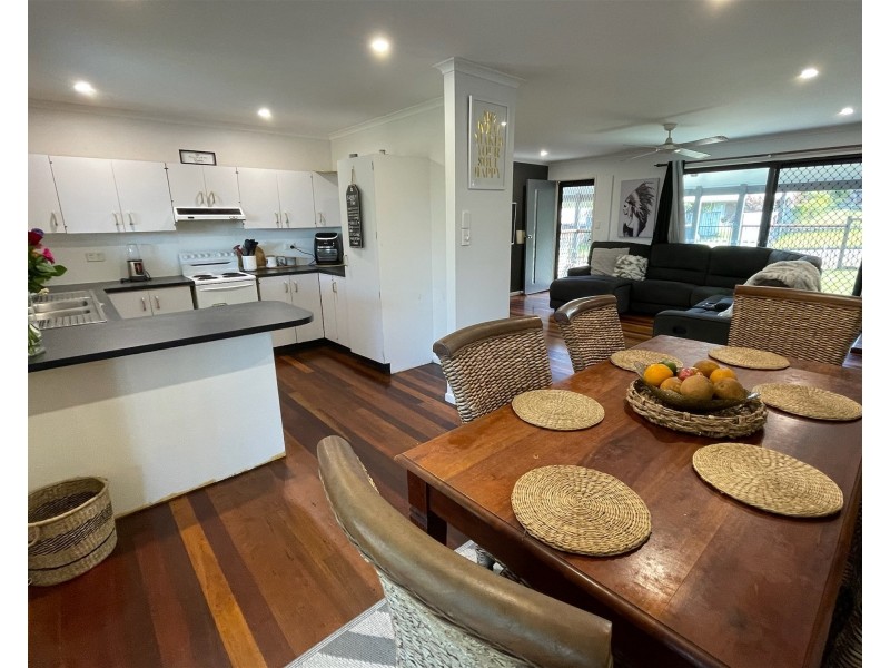 4 Pease Blossom Street, Coes Creek QLD 4560