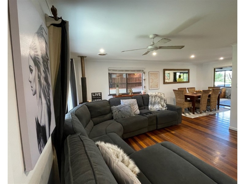 4 Pease Blossom Street, Coes Creek QLD 4560