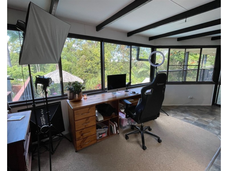 4 Pease Blossom Street, Coes Creek QLD 4560