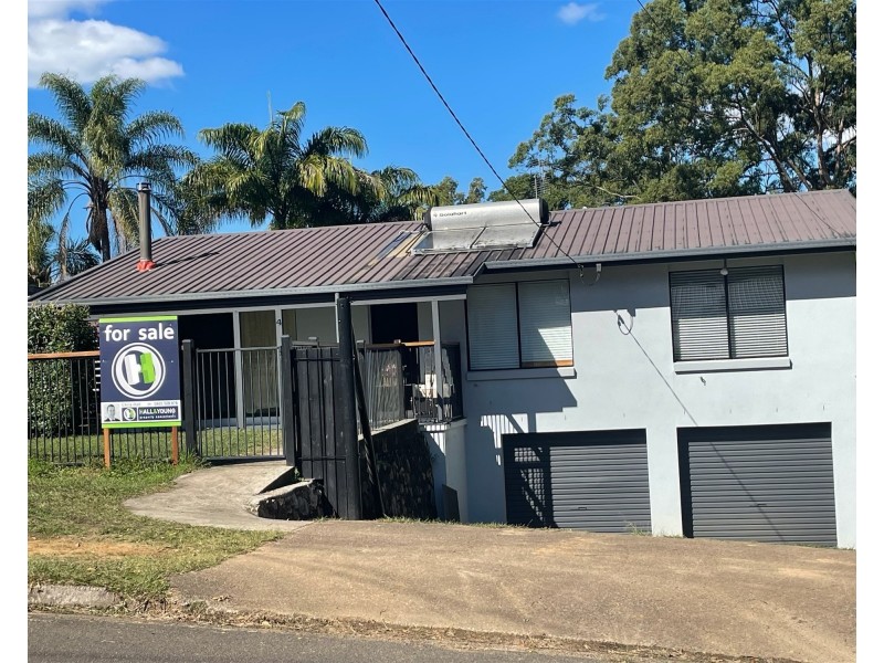 4 Pease Blossom Street, Coes Creek QLD 4560