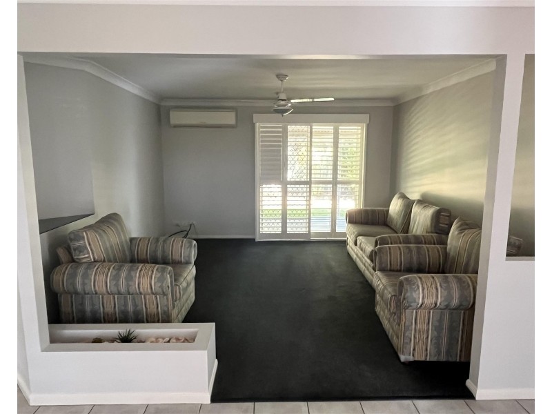 21 Seaton Place, Parkinson QLD 4115