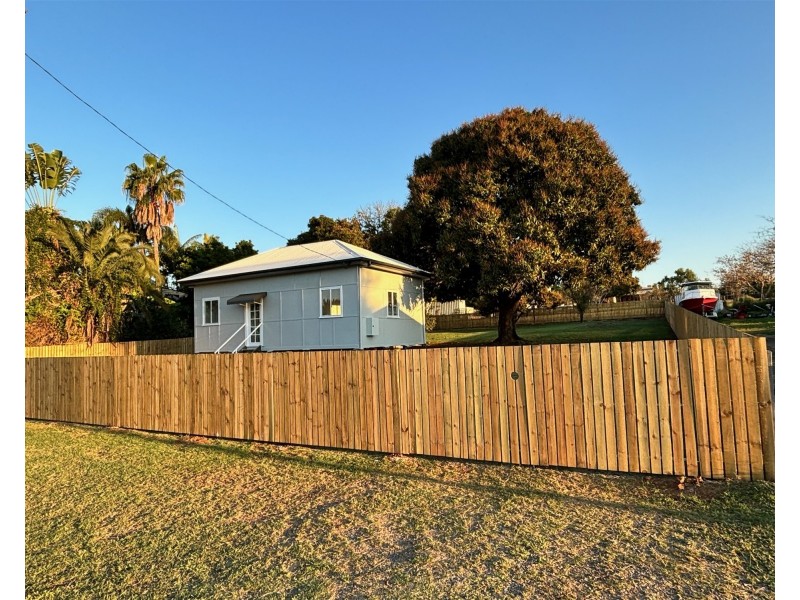 11 James Street, Gracemere QLD 4702