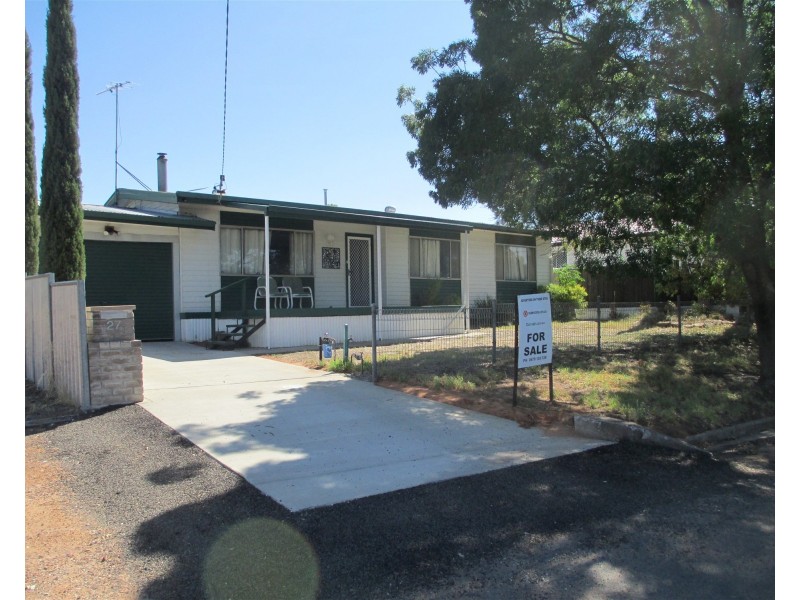 27 Watermain street, Narrandera NSW 2700