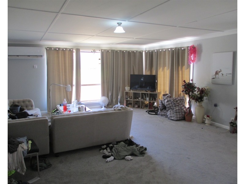 27 Watermain street, Narrandera NSW 2700