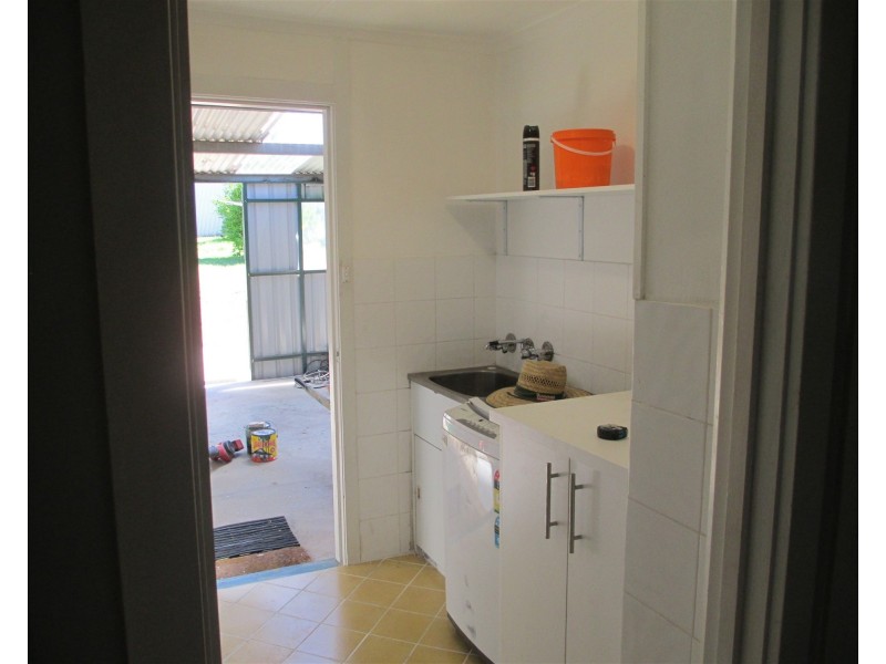 27 Watermain street, Narrandera NSW 2700