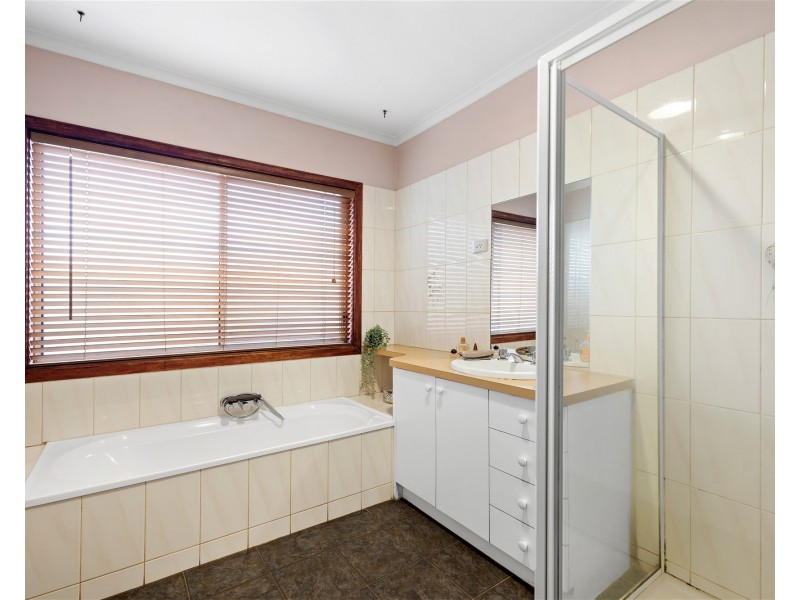 3 Love Close, Maddingley VIC 3340