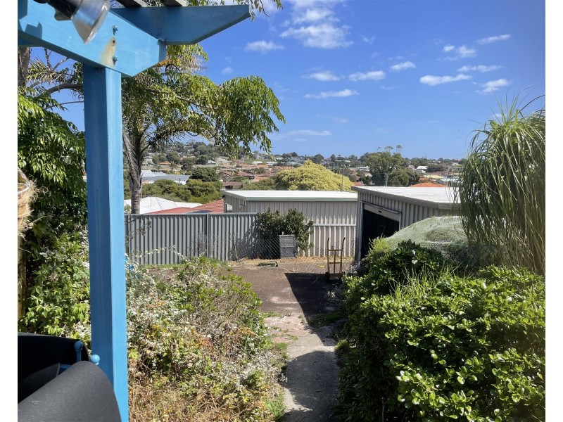 42  Hofrad court, Yakamia WA 6330