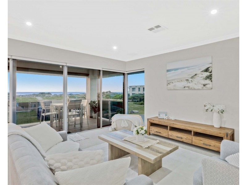 11/68 Hickman Road, Silver Sands WA 6210