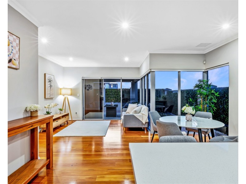 11/68 Hickman Road, Silver Sands WA 6210