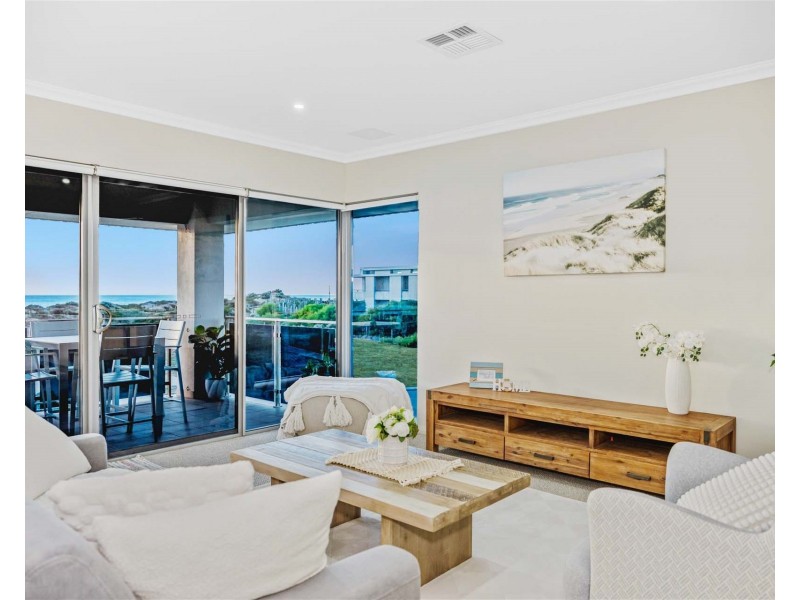 11/68 Hickman Road, Silver Sands WA 6210