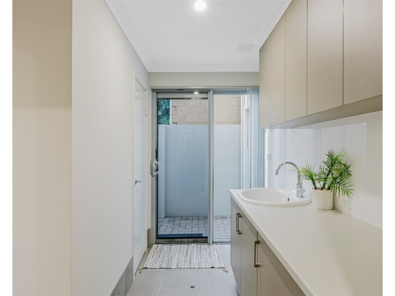 11/68 Hickman Road, Silver Sands WA 6210