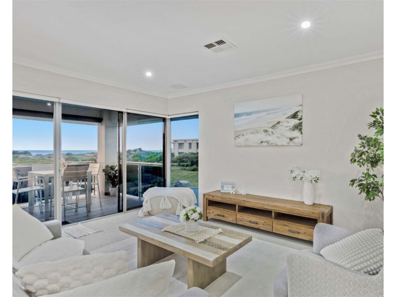 11/68 Hickman Road, Silver Sands WA 6210