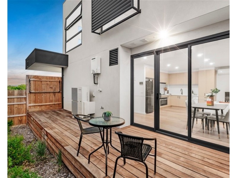 1/3 Kelly Street, Doncaster VIC 3108