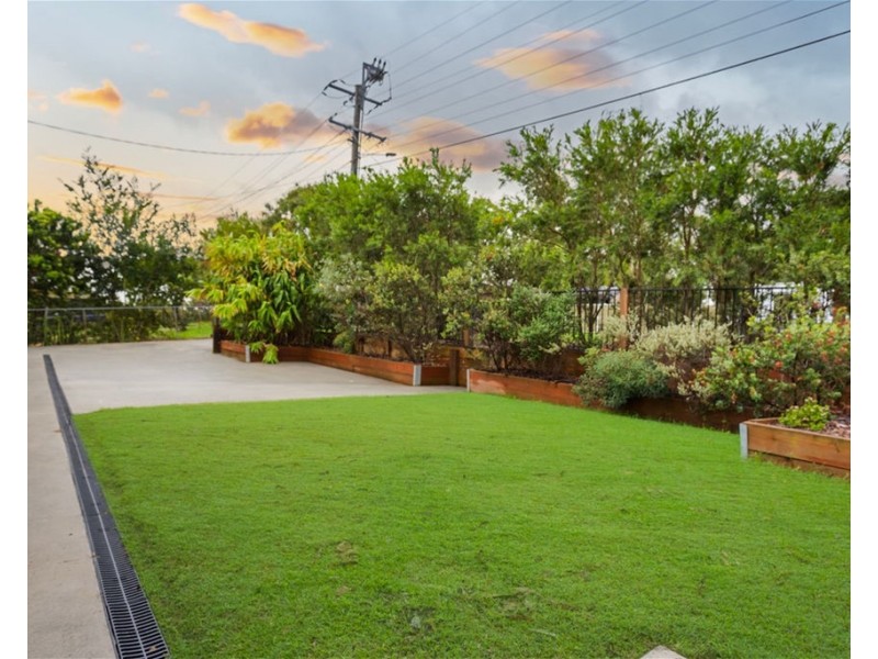 1 & 2/26 Alawoona Street, Redbank Plains QLD 4301