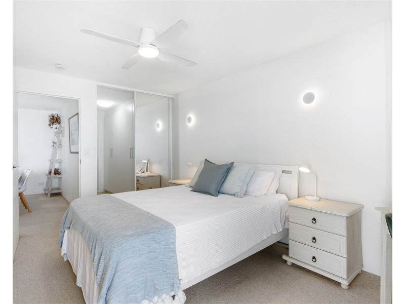 10i/828 Pacific Parade, Currumbin QLD 4223