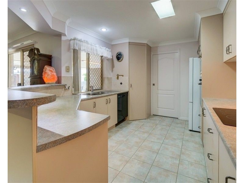 16 Warringal Court, Burrum Heads QLD 4659