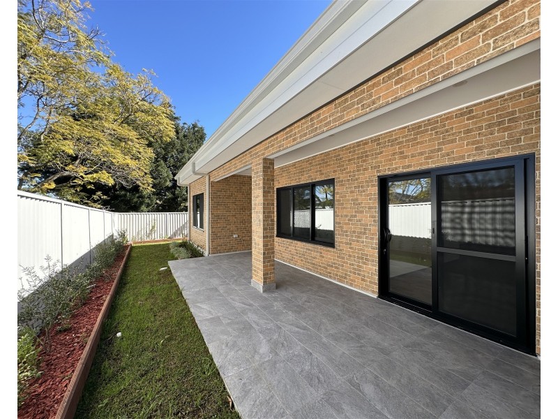 2/33 First Avenue, Eastwood NSW 2122